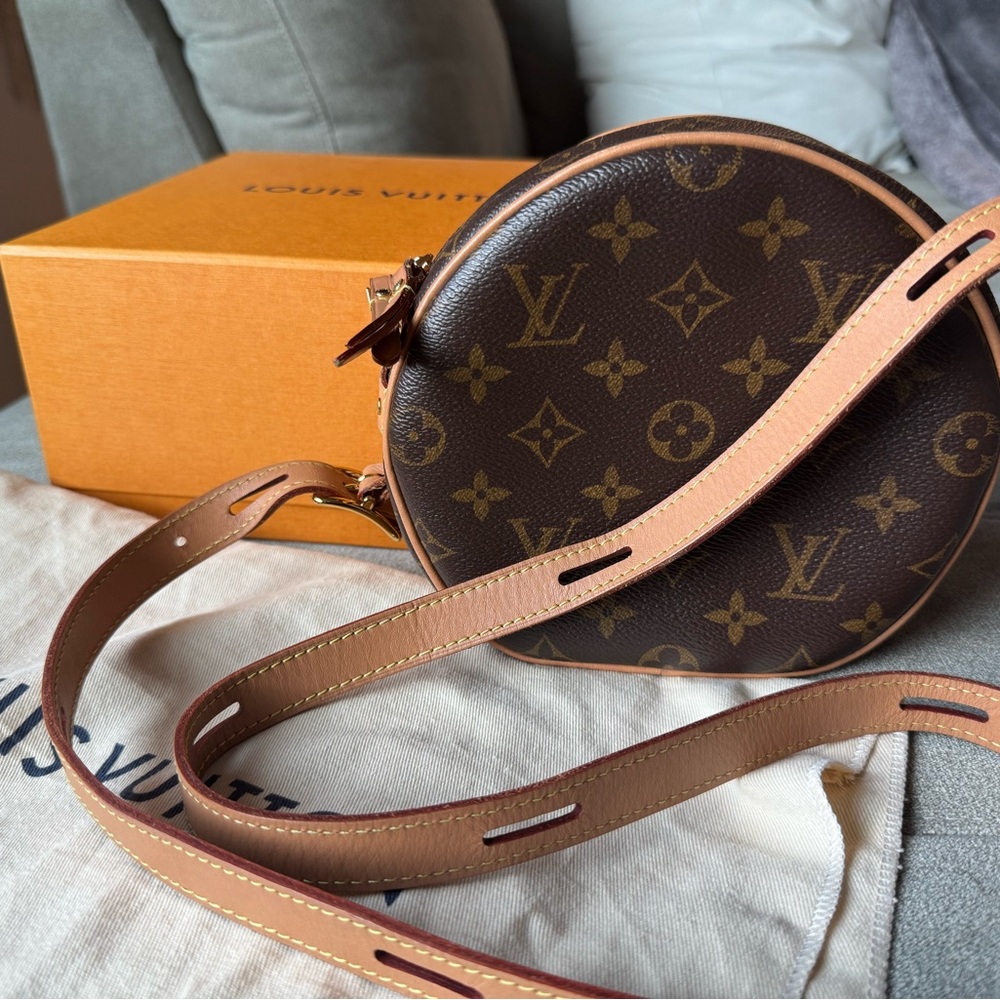 Authentic Louis Vuitton Boite Chapeau Souple PM Monogram Canvas crossbody bag